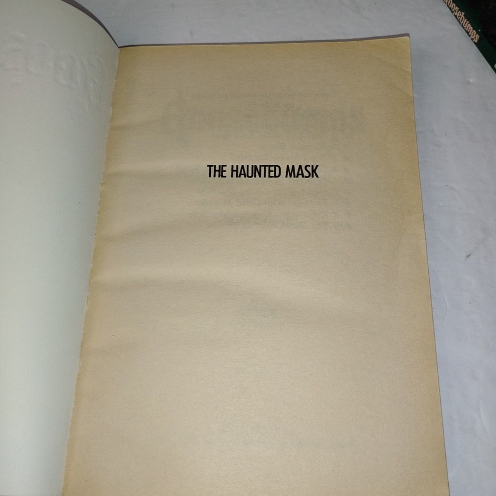Goosebumps #11 The Haunted Mask R.L. Stine FIRST PRINT - Picture 8 of 11